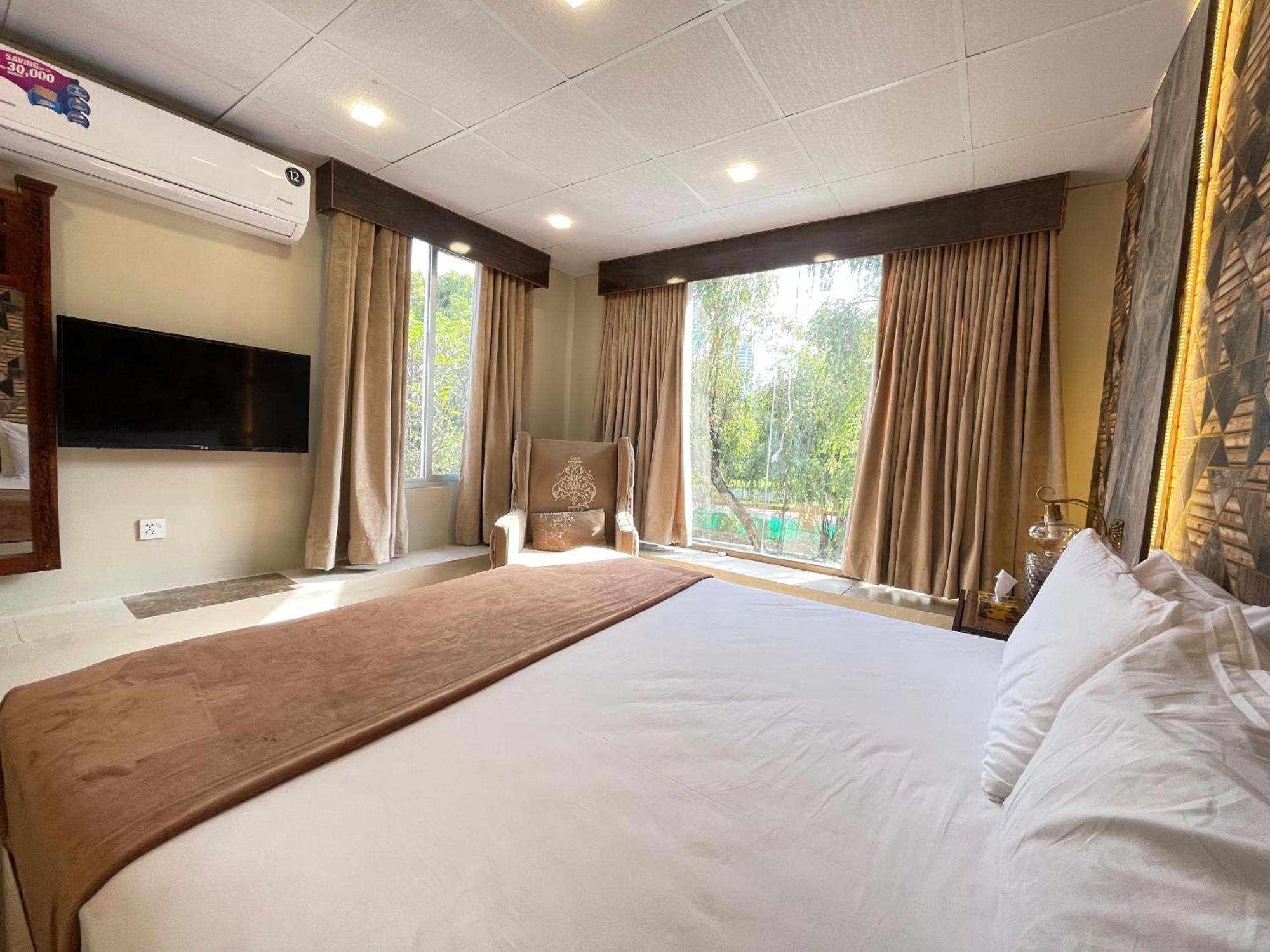 The Life Style Lodges Opp Centaurus Mall Islamabad Buitenkant foto