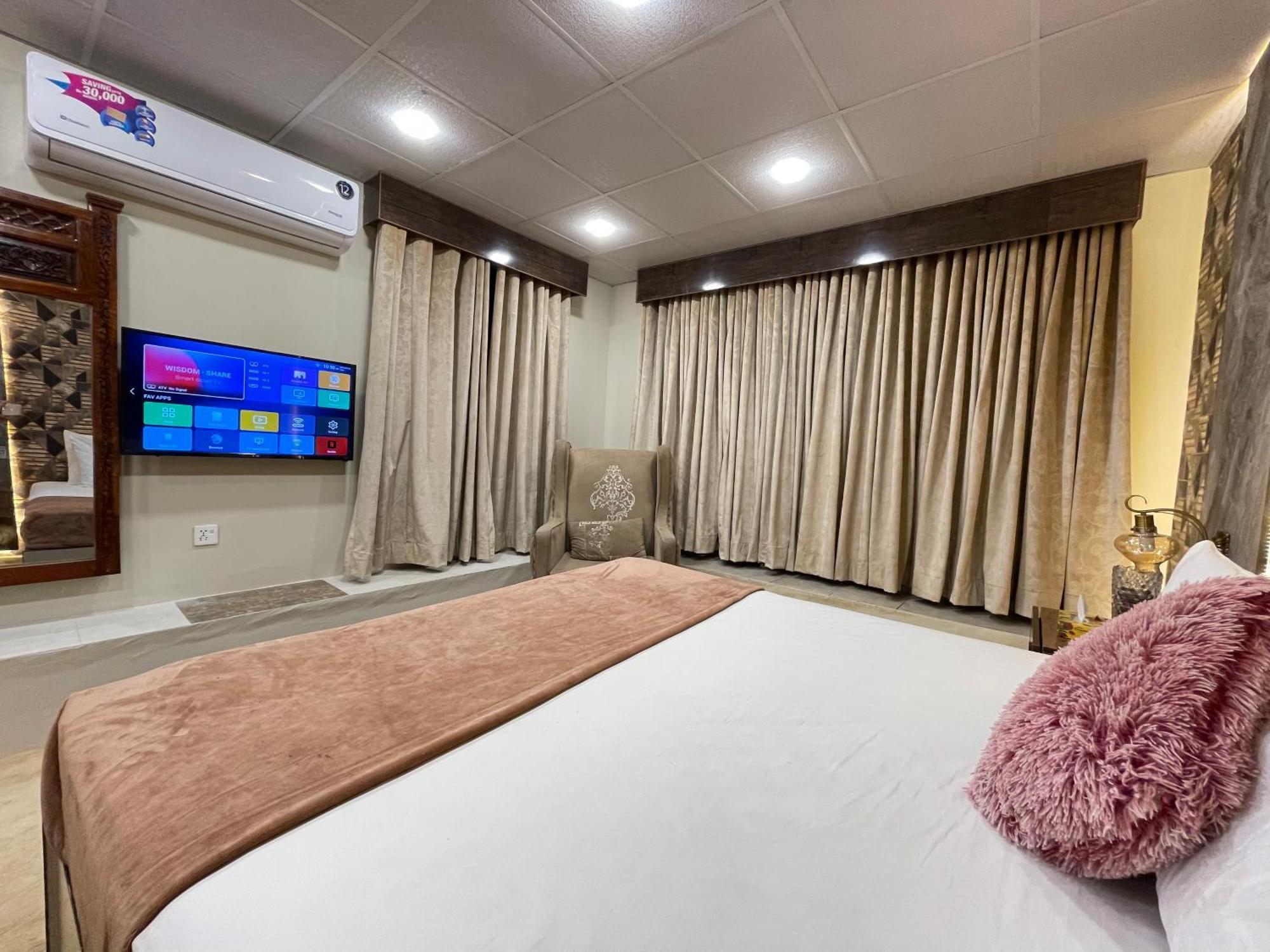 The Life Style Lodges Opp Centaurus Mall Islamabad Buitenkant foto