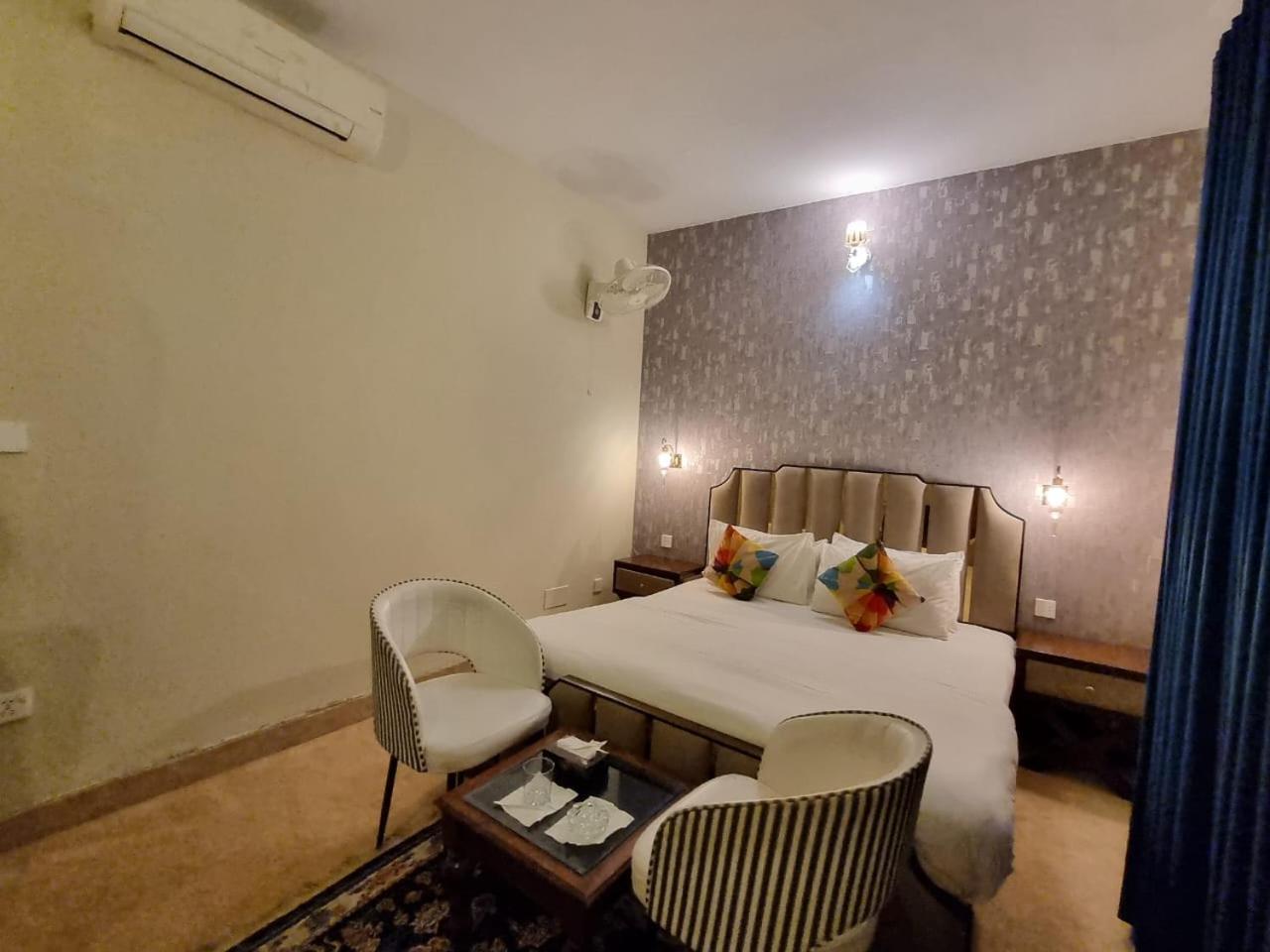 The Life Style Lodges Opp Centaurus Mall Islamabad Buitenkant foto