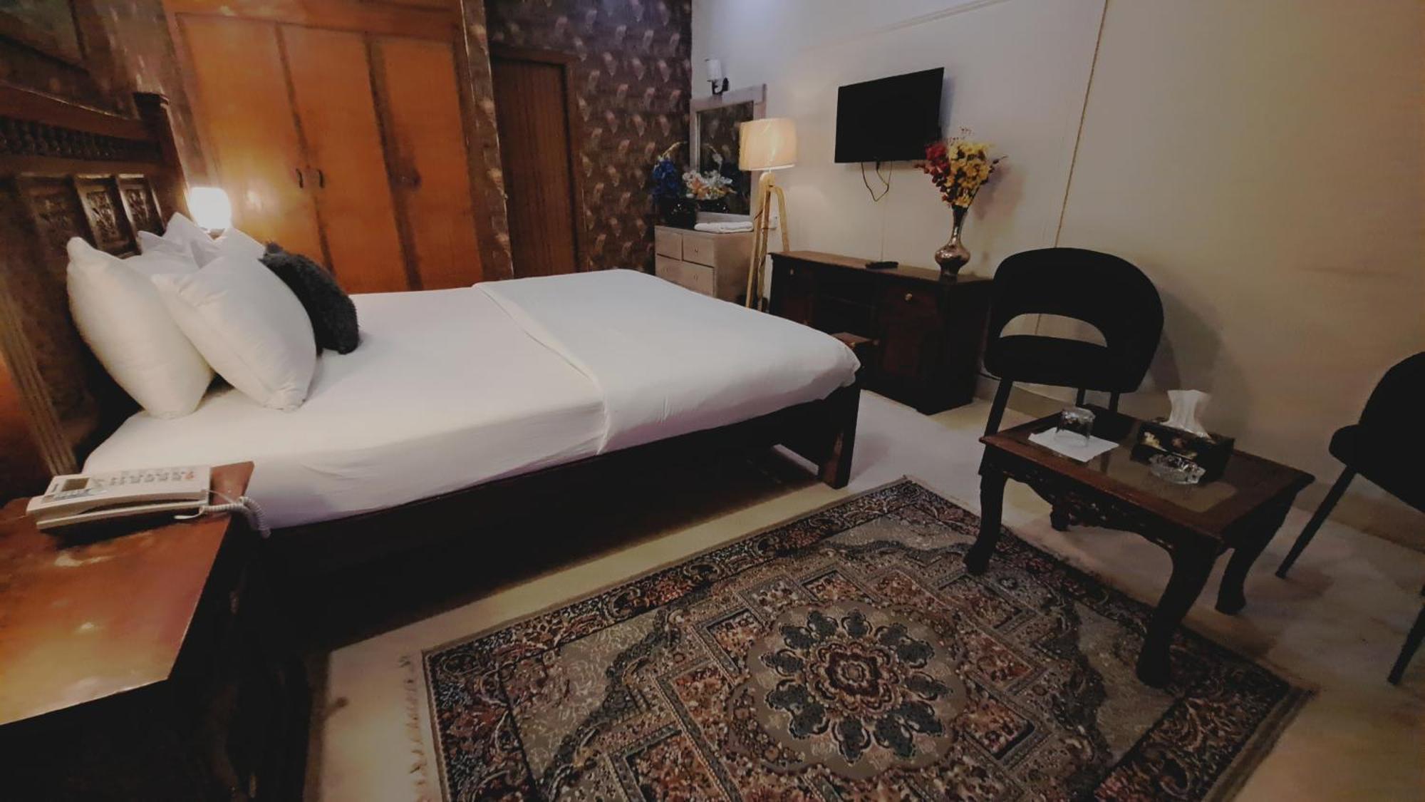 The Life Style Lodges Opp Centaurus Mall Islamabad Buitenkant foto