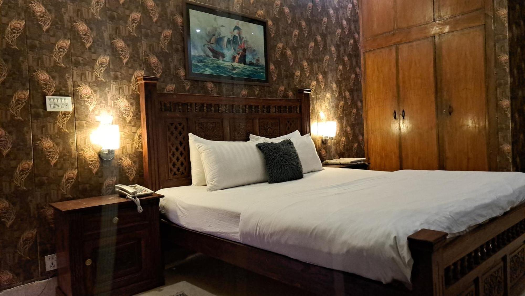 The Life Style Lodges Opp Centaurus Mall Islamabad Buitenkant foto