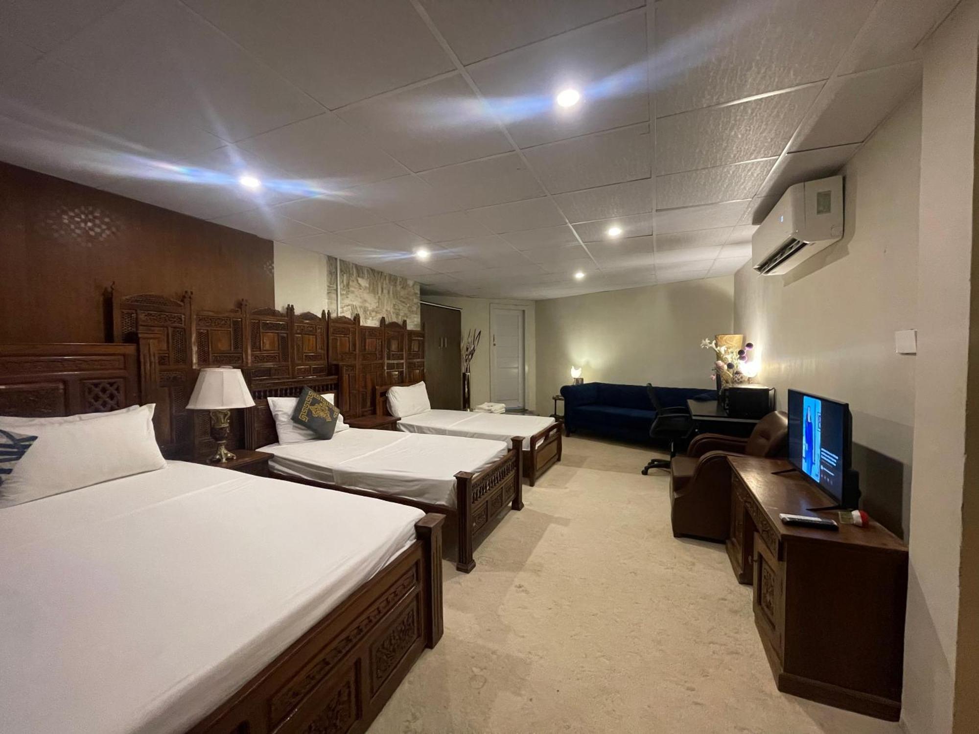 The Life Style Lodges Opp Centaurus Mall Islamabad Buitenkant foto