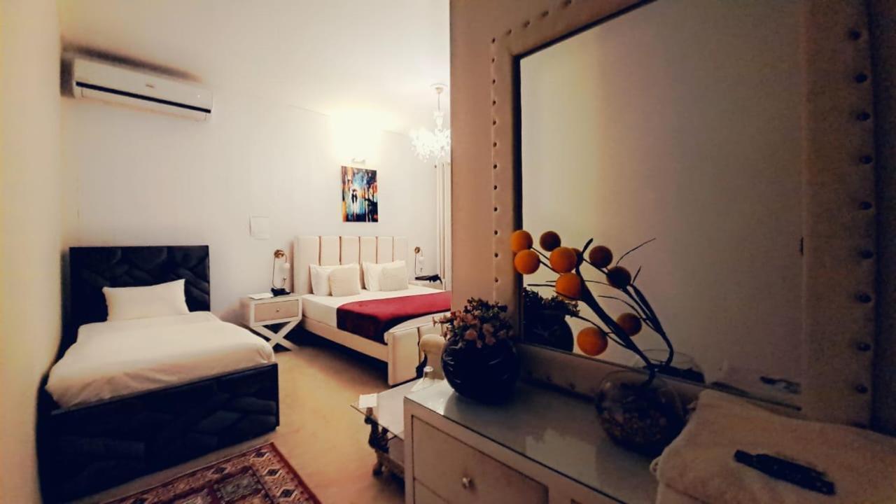 The Life Style Lodges Opp Centaurus Mall Islamabad Buitenkant foto
